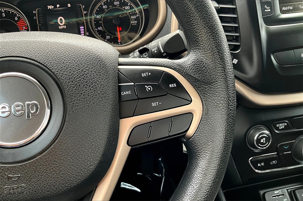 2018 Jeep Cherokee Latitude Image 17 of 28