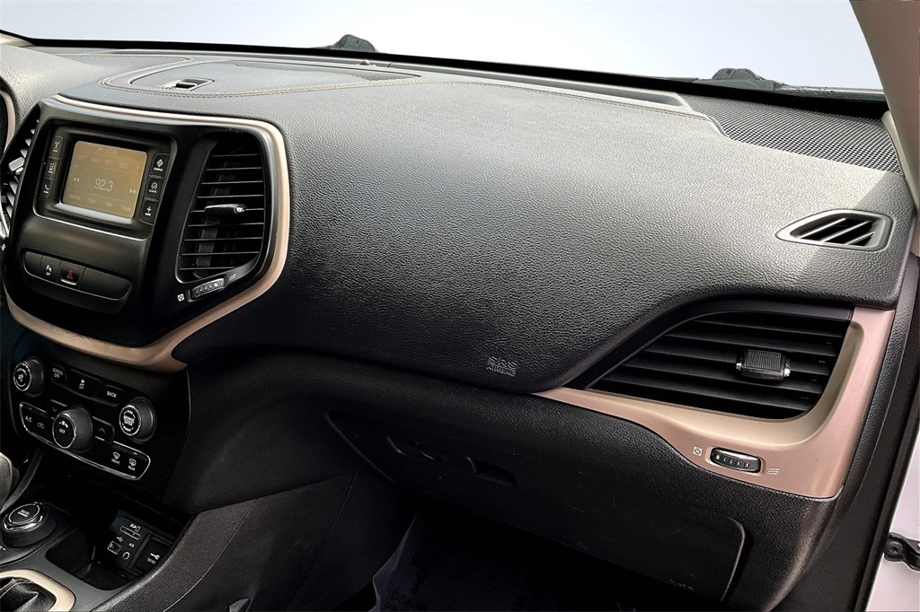 2018 Jeep Cherokee Latitude Image 14 of 28