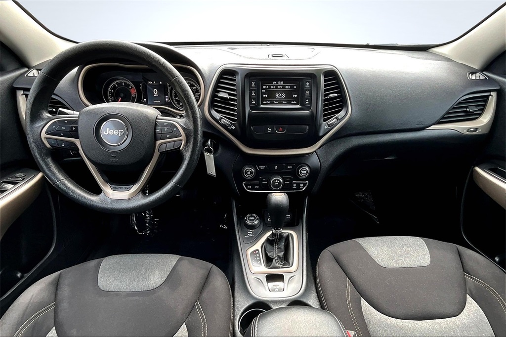 2018 Jeep Cherokee Latitude Image 13 of 28