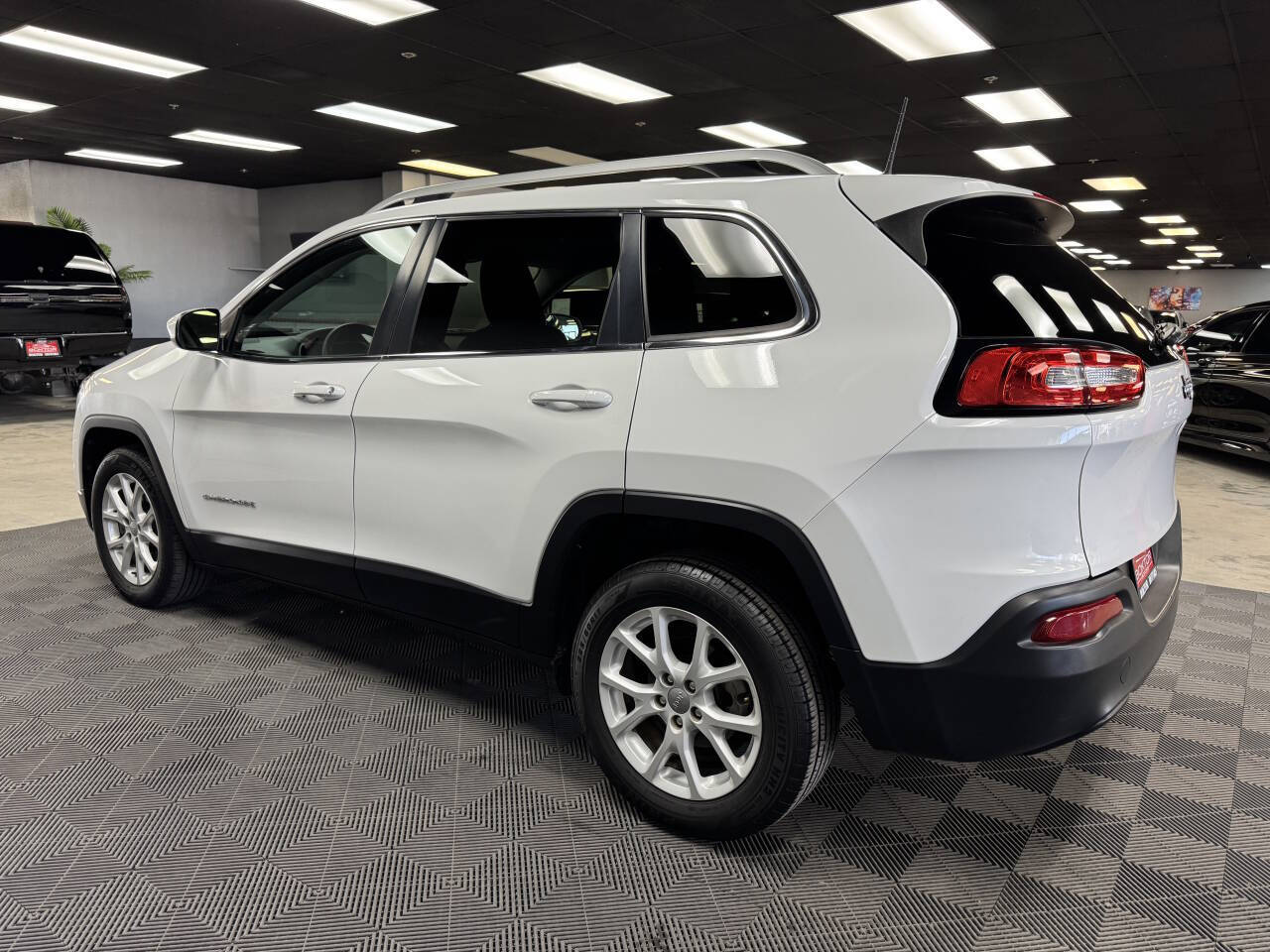 Vehicle image 12 of 59