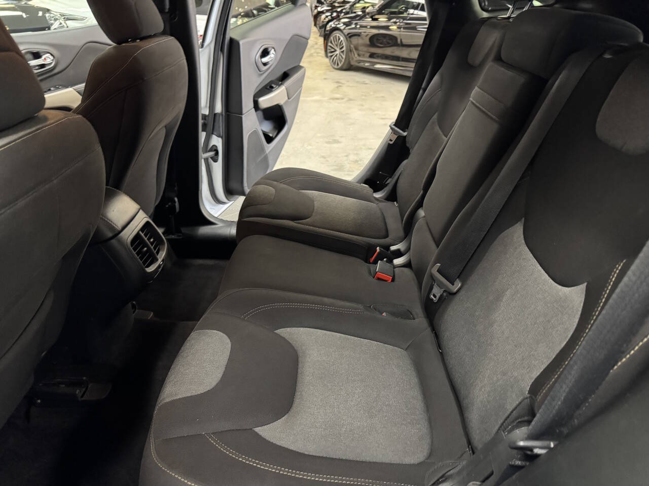 Vehicle image 45 of 59