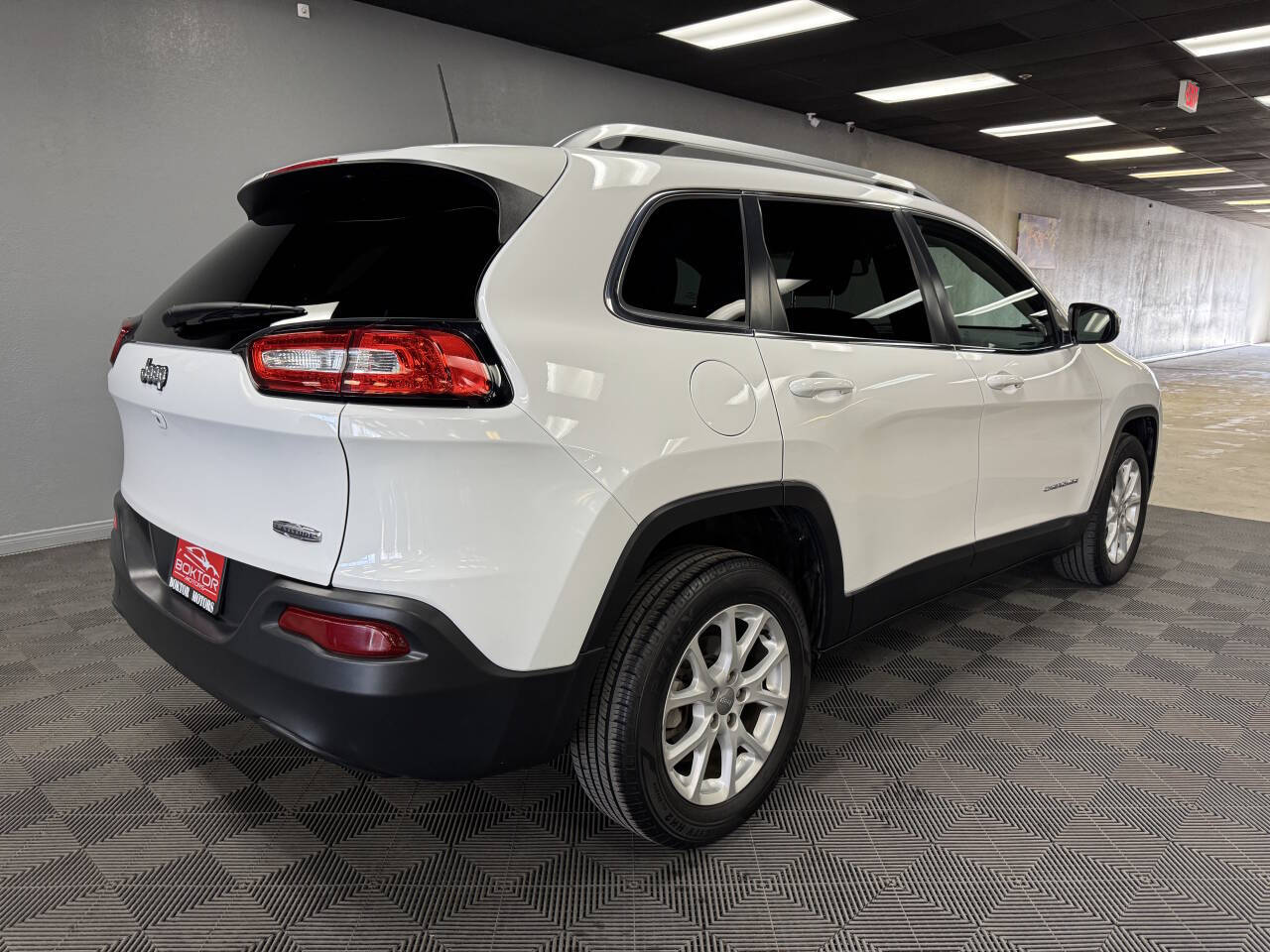 Vehicle image 9 of 59