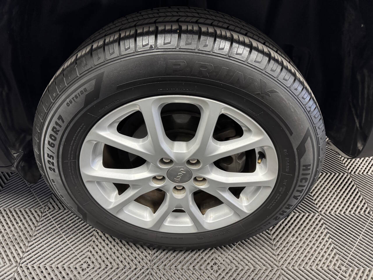 Vehicle image 19 of 59