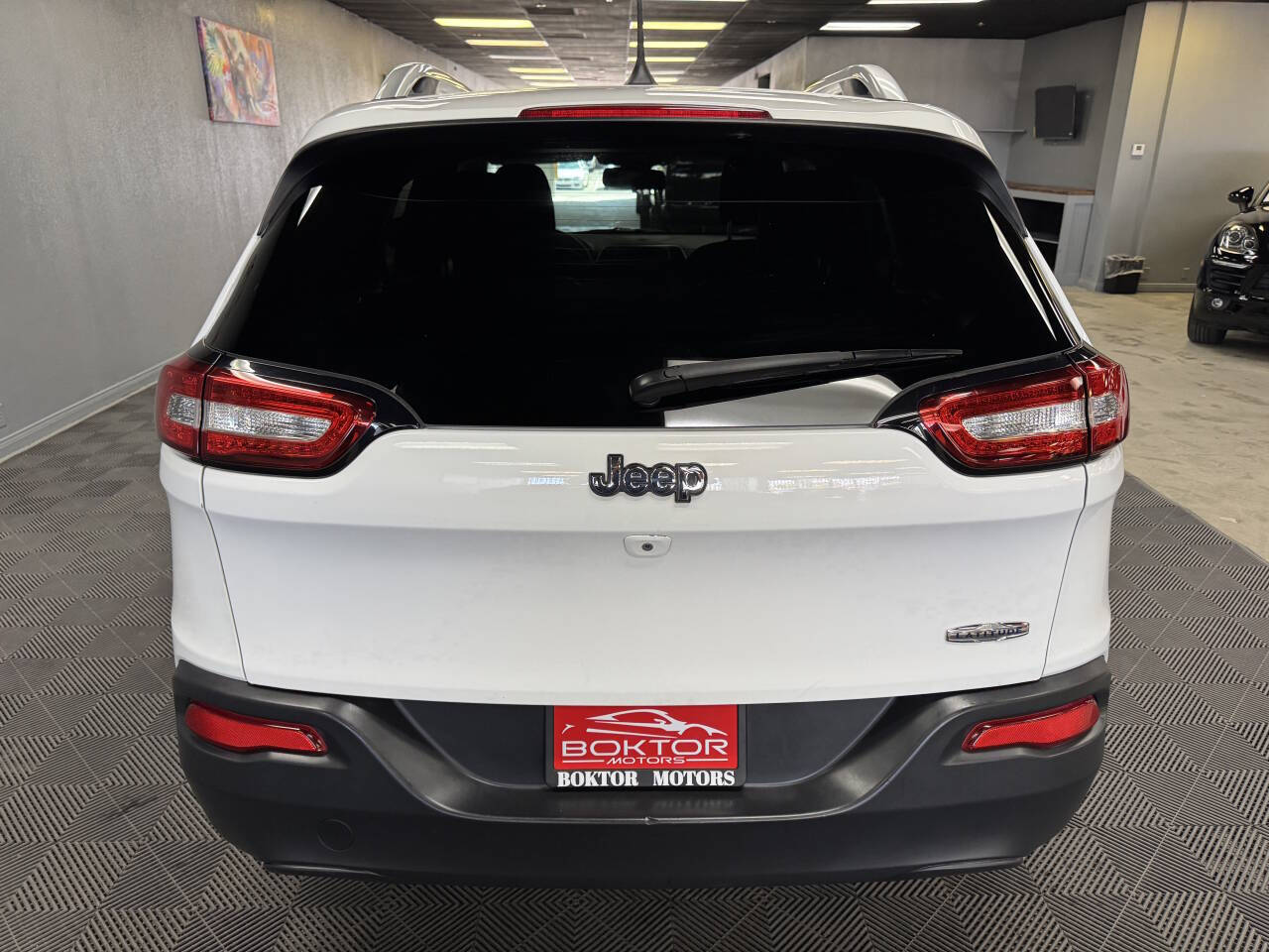 Vehicle image 17 of 59