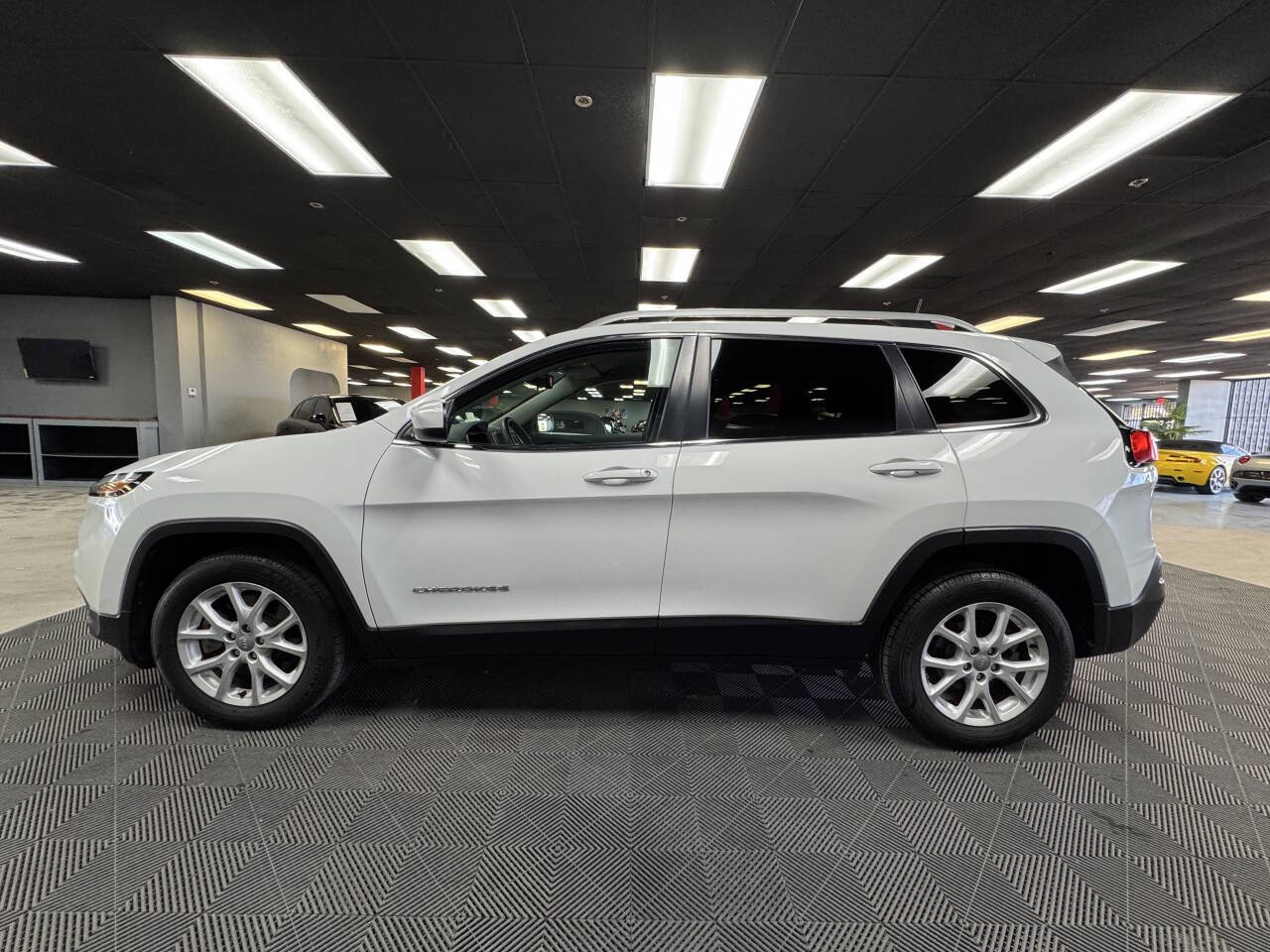 Vehicle image 14 of 59