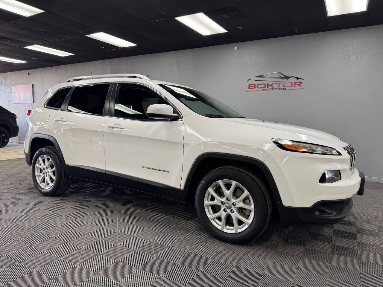 Vehicle image 5 of 59