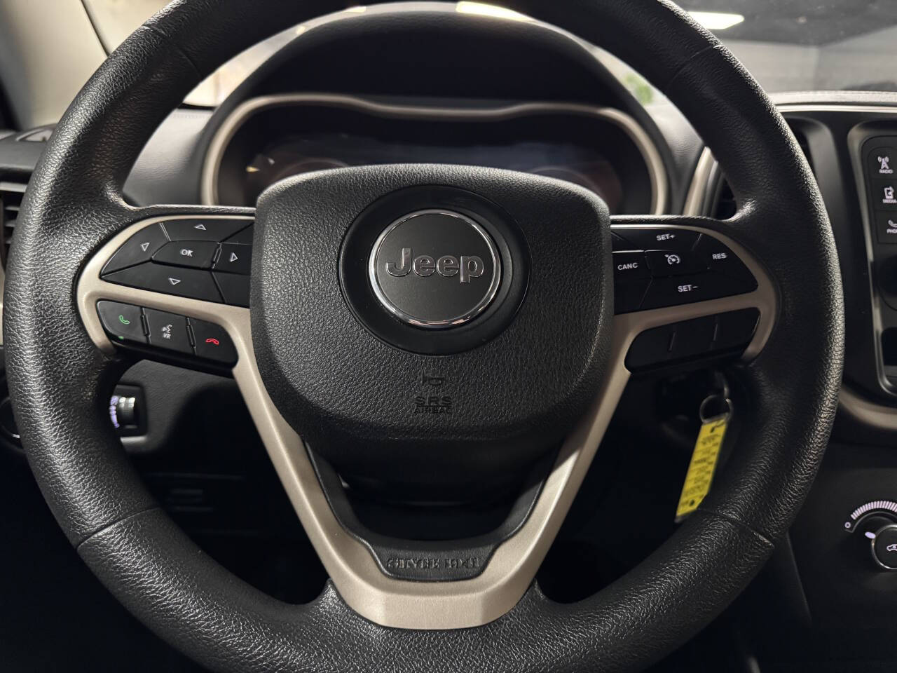 Vehicle image 23 of 59