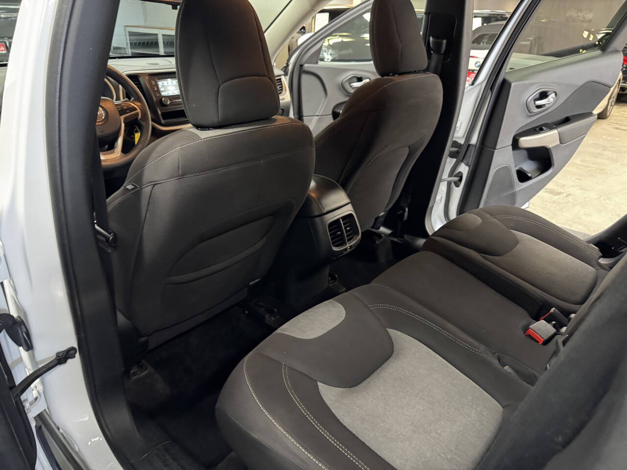 Vehicle image 44 of 59