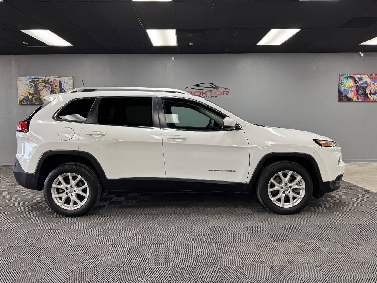 Vehicle image 7 of 59