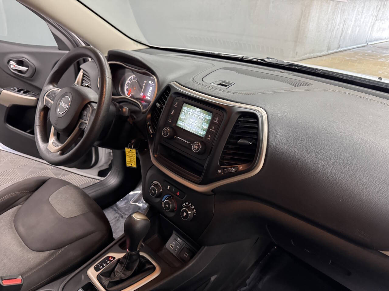 Vehicle image 55 of 59