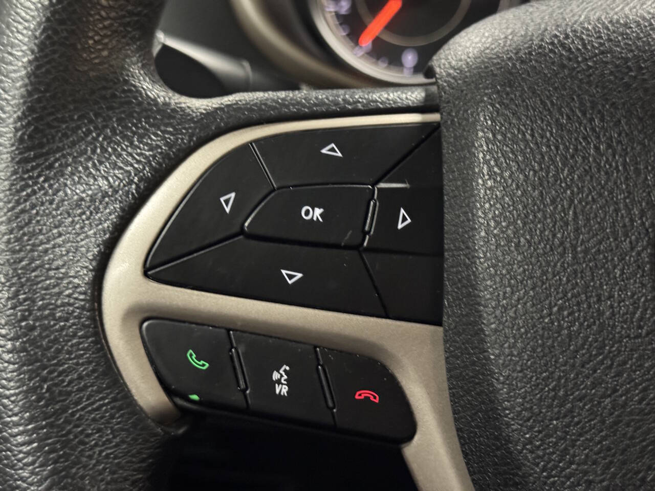 Vehicle image 28 of 59
