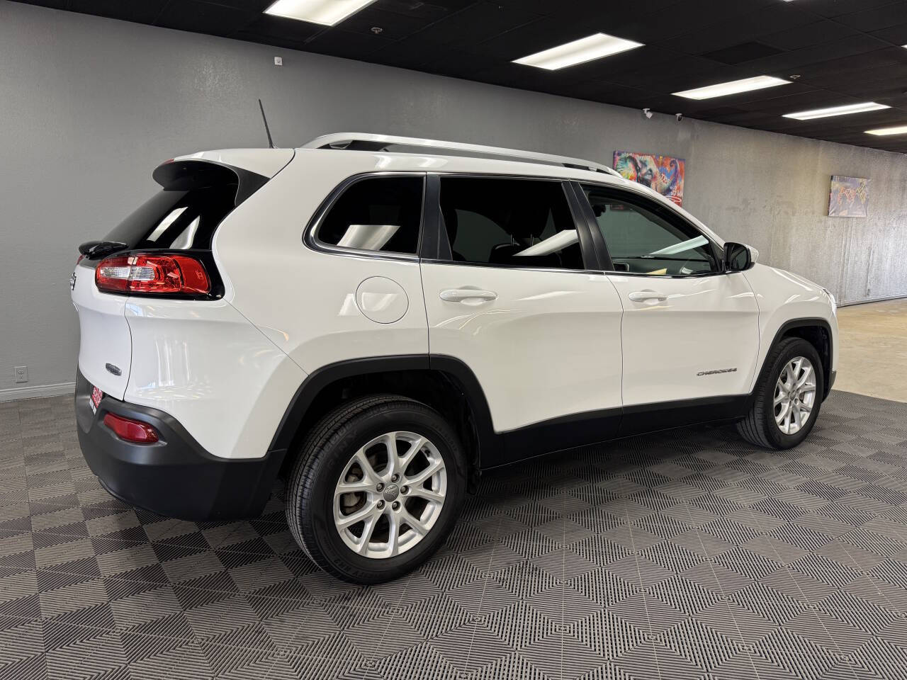 Vehicle image 10 of 59