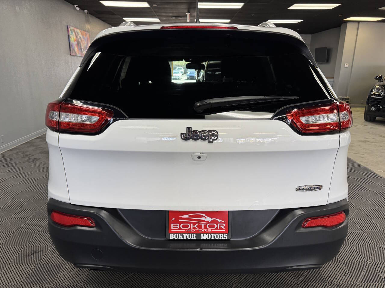 Vehicle image 16 of 59