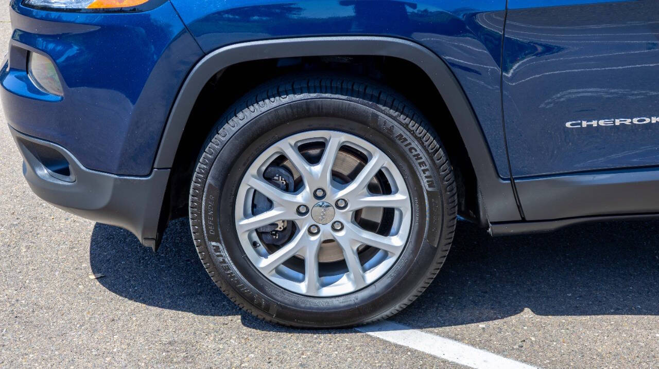 Vehicle image 11 of 27