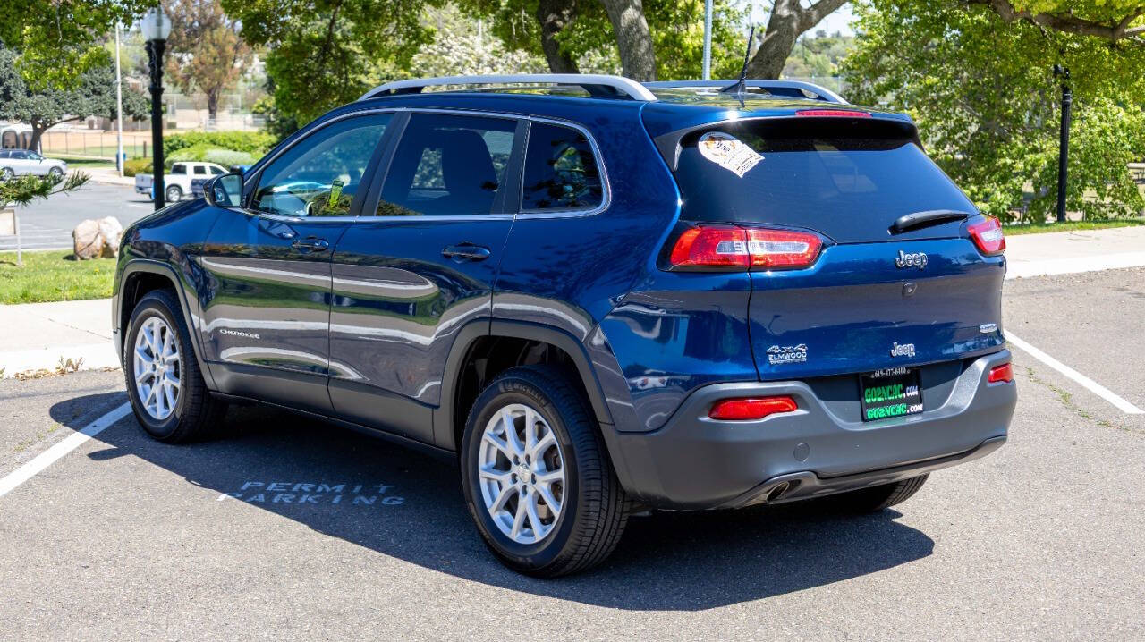 Vehicle image 9 of 27