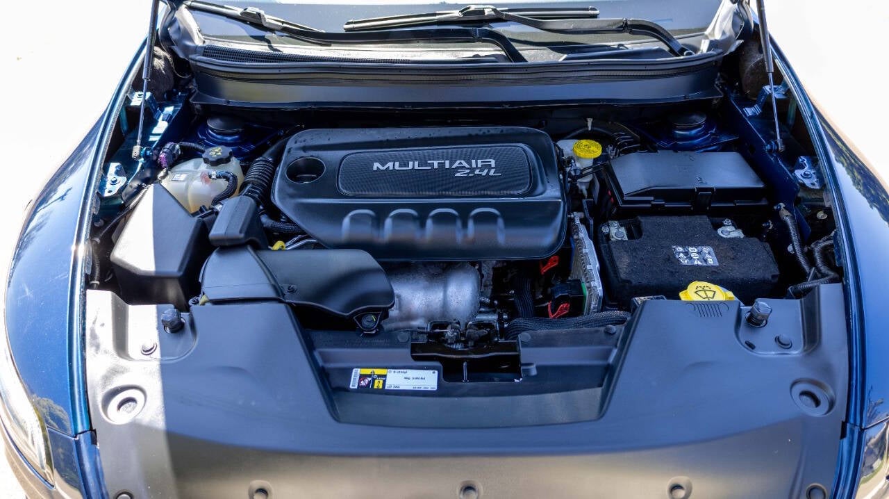 Vehicle image 22 of 27