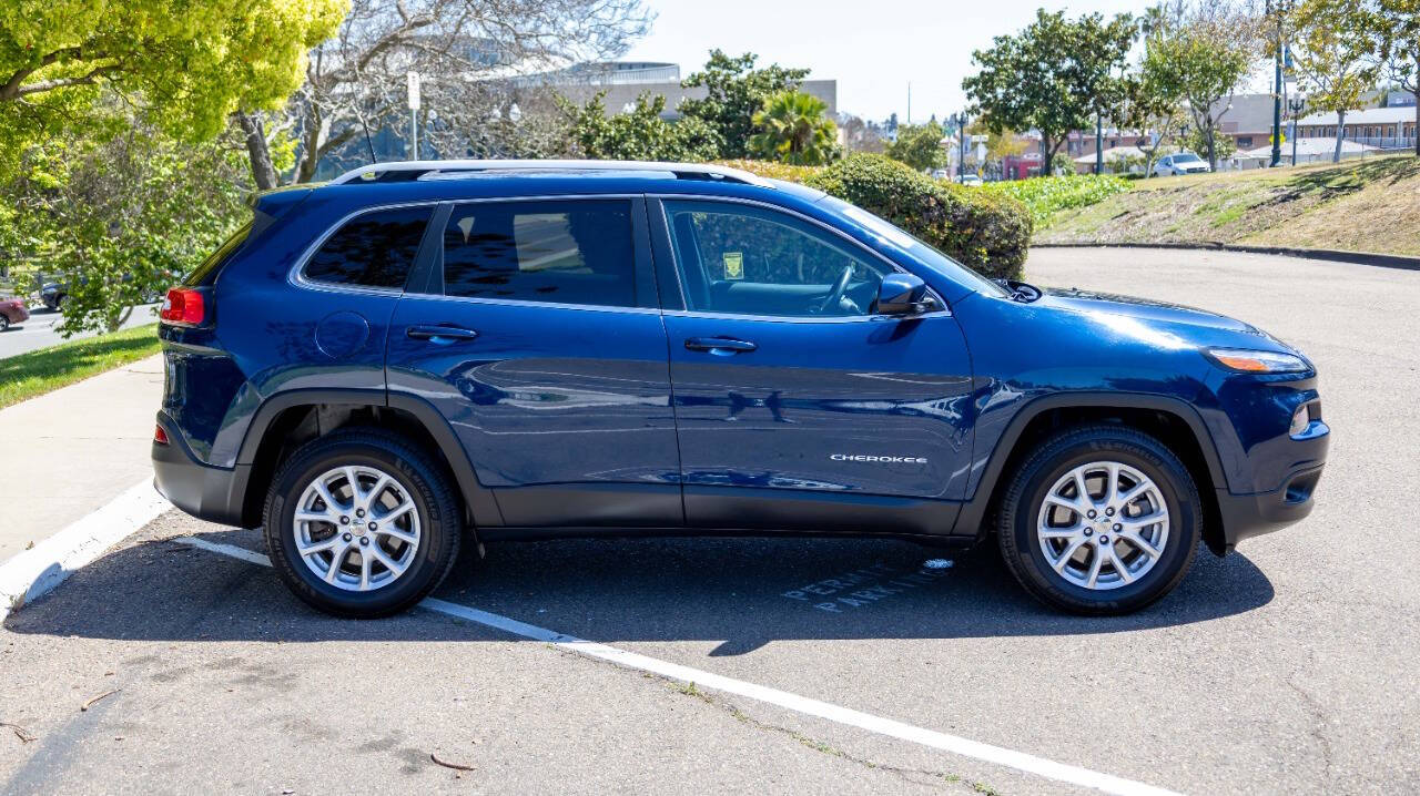 Vehicle image 6 of 27