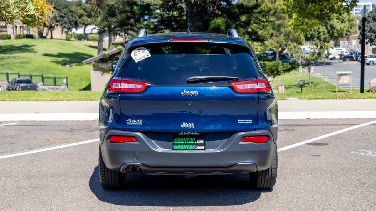 Vehicle image 8 of 27