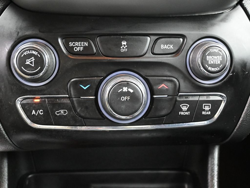 2018 Jeep Cherokee Latitude Plus Image 44 of 53