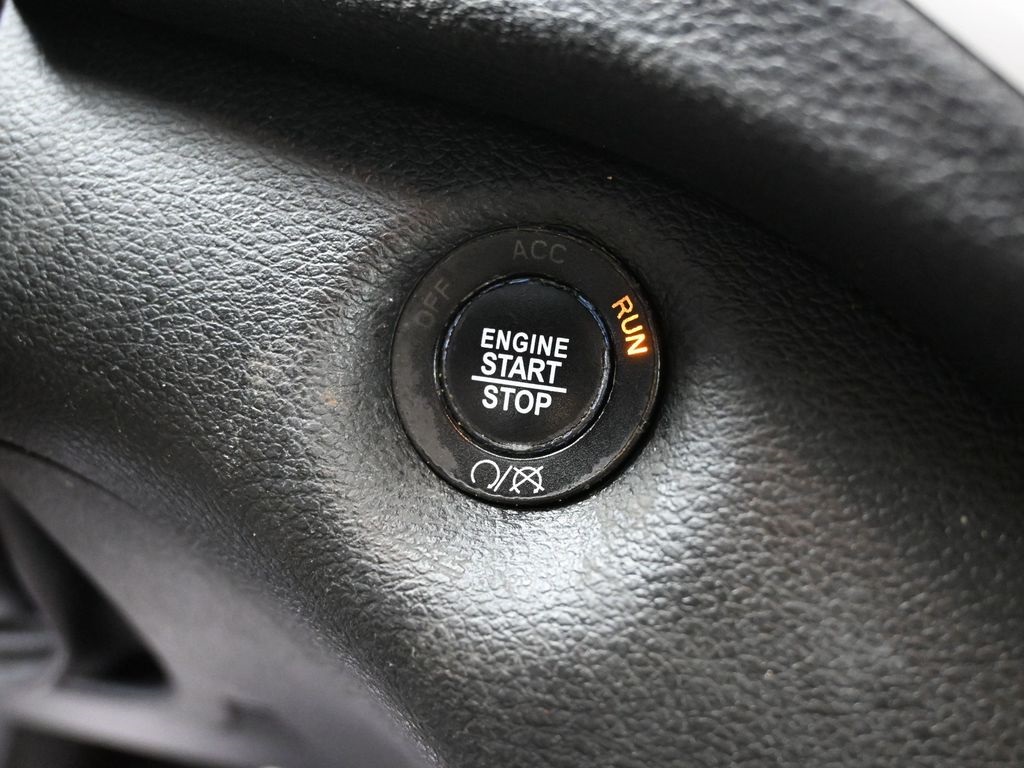 2018 Jeep Cherokee Latitude Plus Image 46 of 53