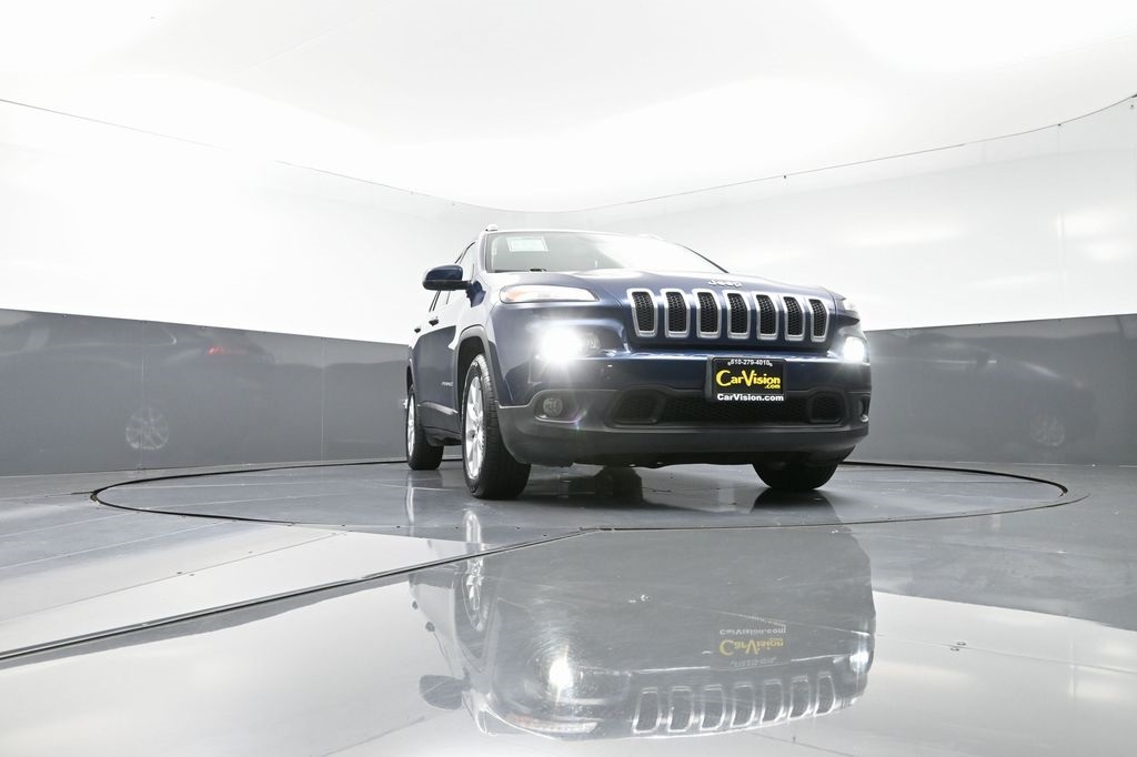 2018 Jeep Cherokee Latitude Plus Image 4 of 53