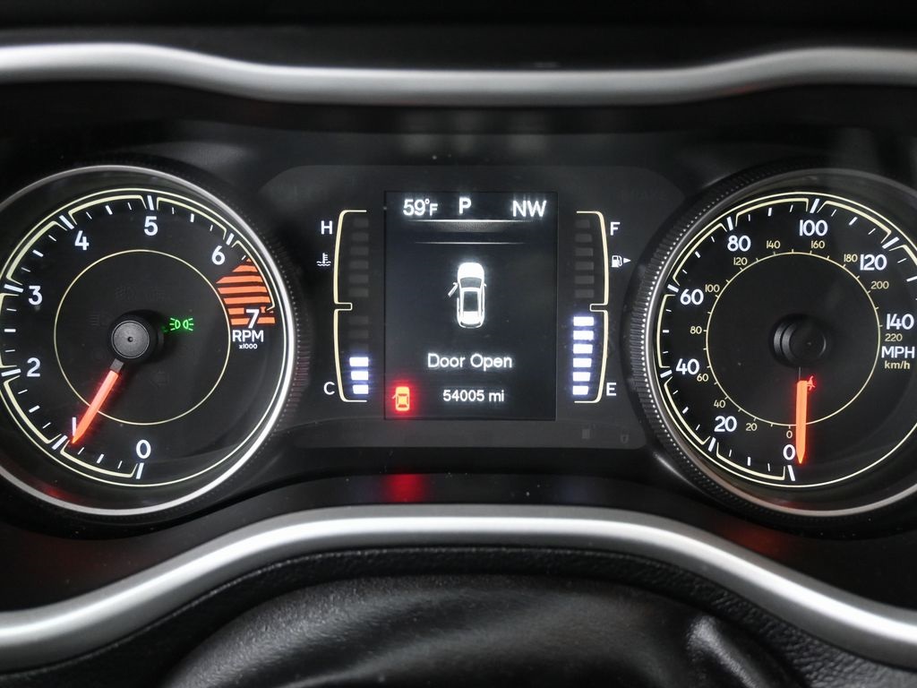 2018 Jeep Cherokee Latitude Plus Image 34 of 53