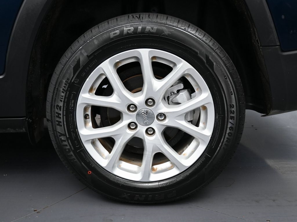 2018 Jeep Cherokee Latitude Plus Image 23 of 53