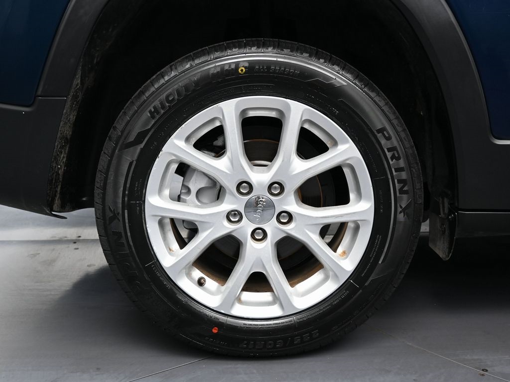 2018 Jeep Cherokee Latitude Plus Image 21 of 53