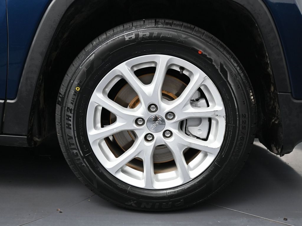 2018 Jeep Cherokee Latitude Plus Image 22 of 53