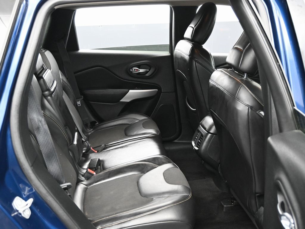 2018 Jeep Cherokee Latitude Plus Image 27 of 53