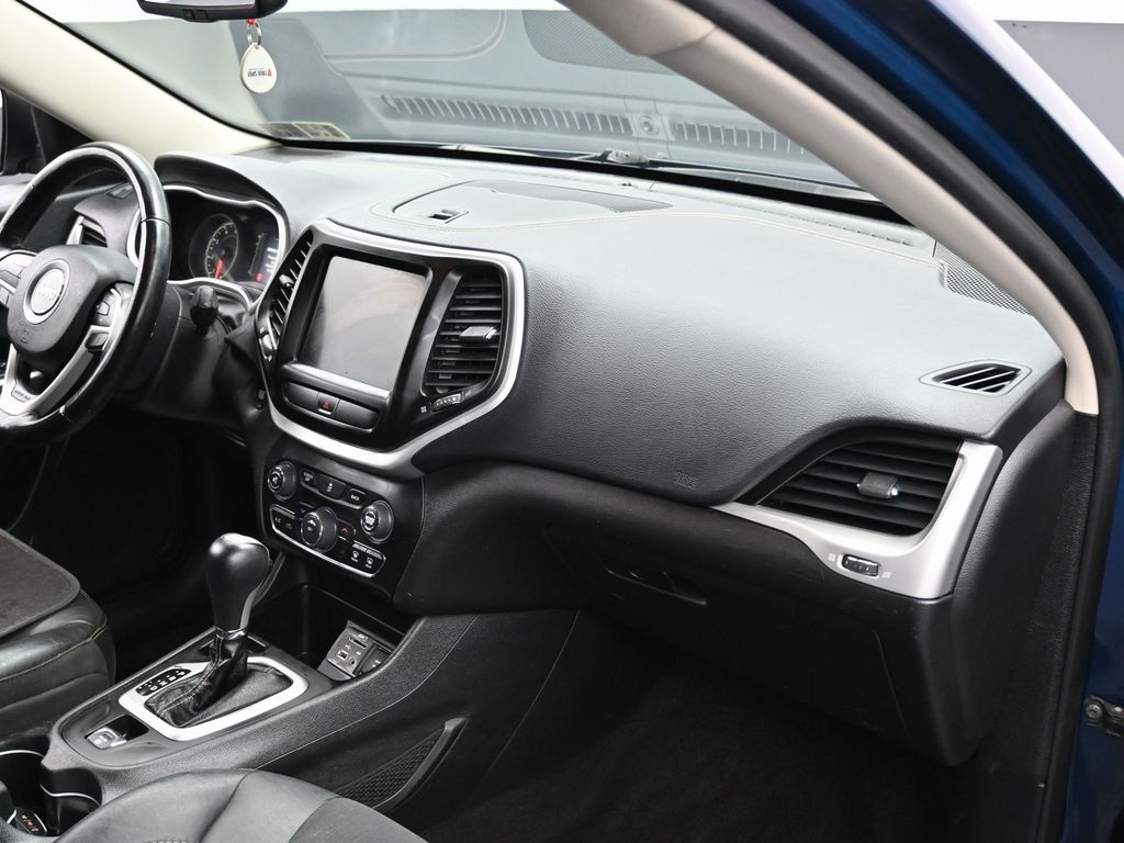 2018 Jeep Cherokee Latitude Plus Image 29 of 53