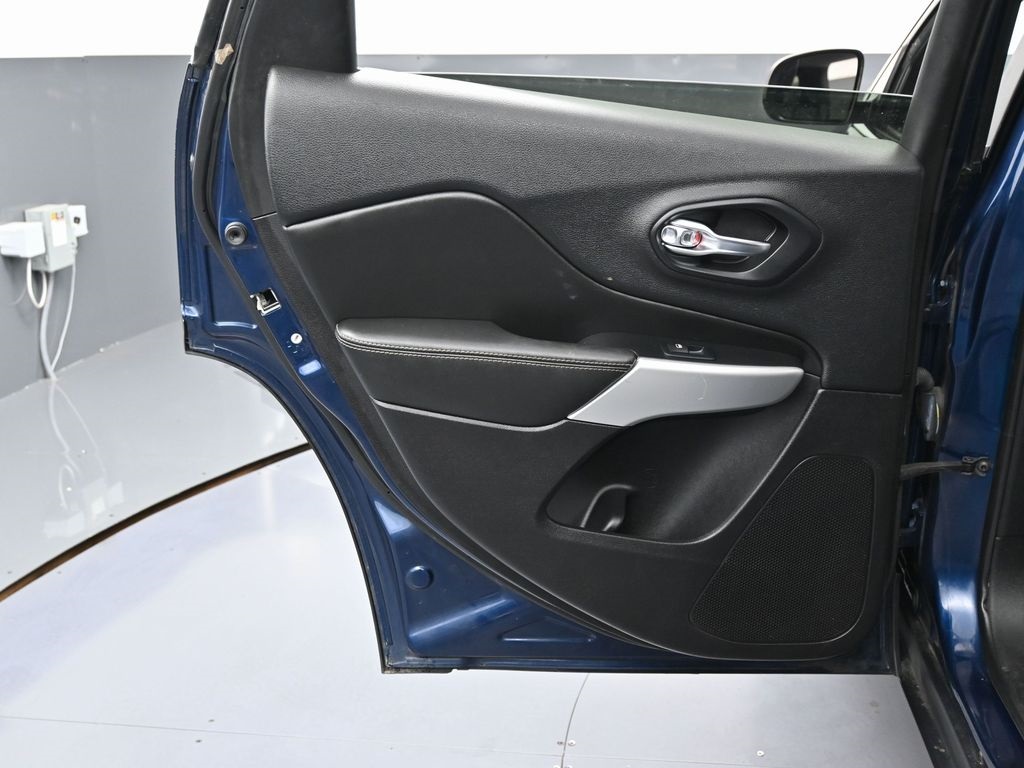 2018 Jeep Cherokee Latitude Plus Image 43 of 53