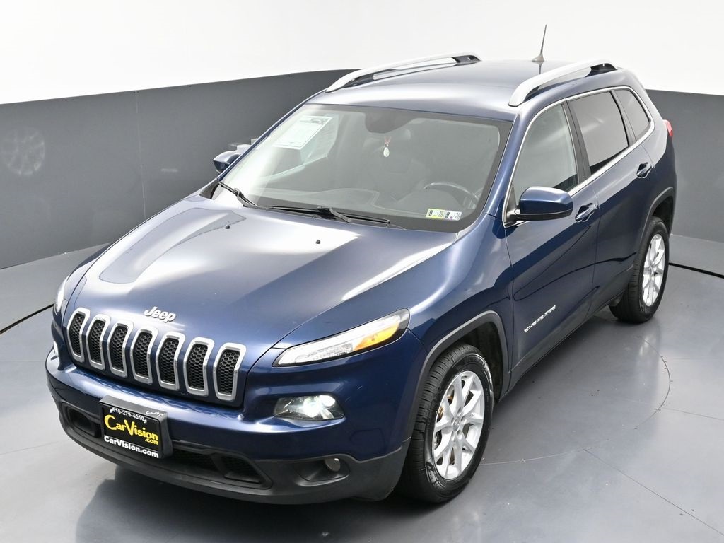 2018 Jeep Cherokee Latitude Plus Image 2 of 53