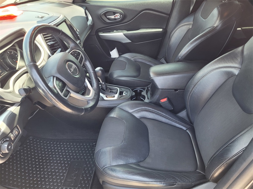 Vehicle image 12 of 24
