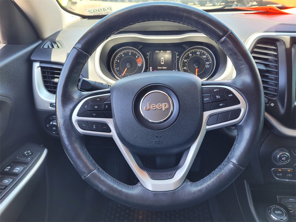 Vehicle image 10 of 24