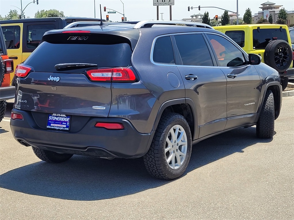 Vehicle image 4 of 24