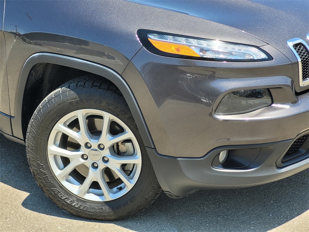Vehicle image 6 of 24