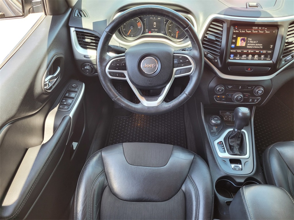 Vehicle image 9 of 24