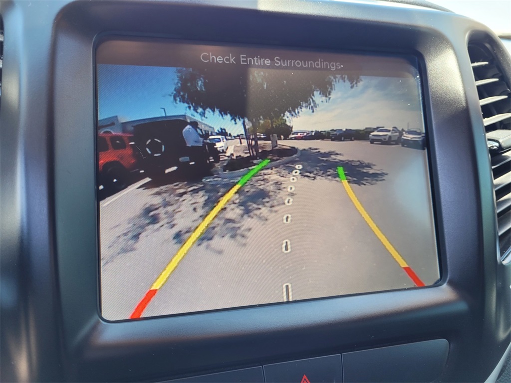 Vehicle image 20 of 24