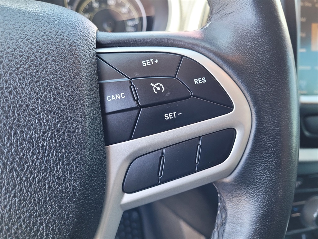 Vehicle image 15 of 24