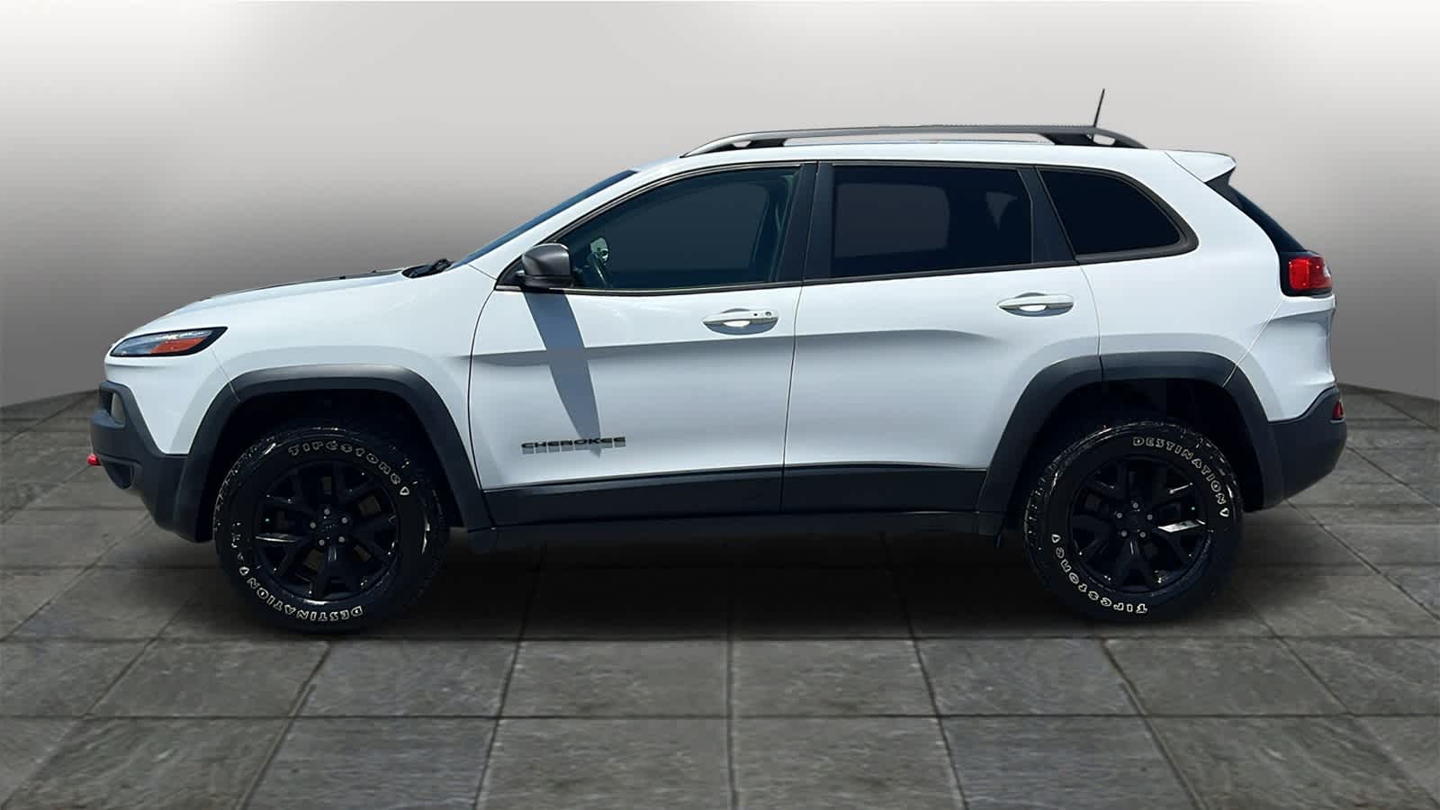 Vehicle image 8 of 30