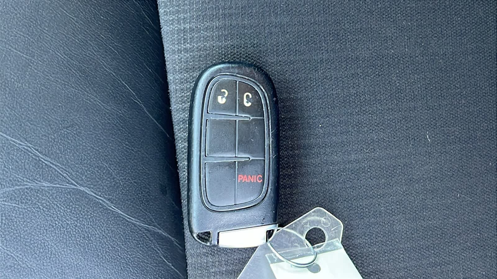 Vehicle image 23 of 30