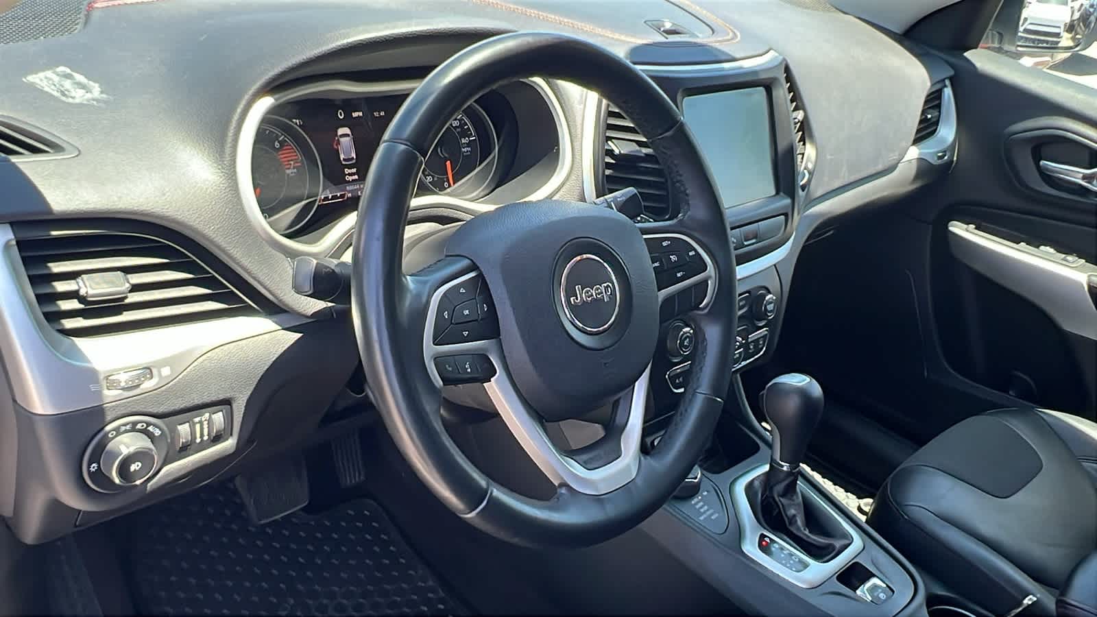 Vehicle image 13 of 30