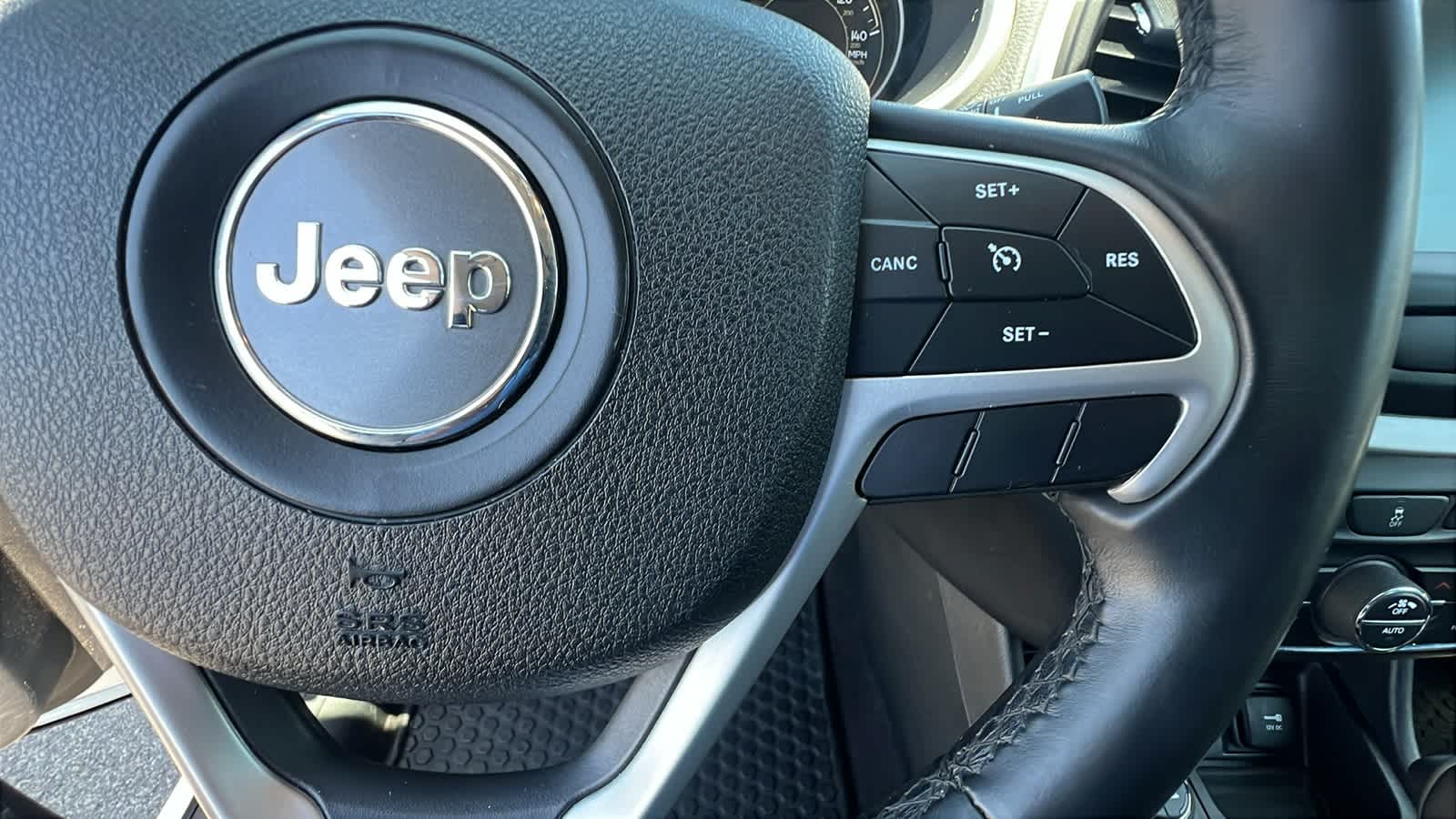 Vehicle image 15 of 30