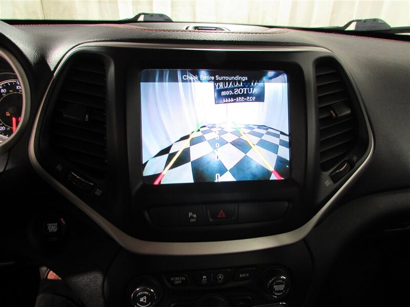 Vehicle image 24 of 29