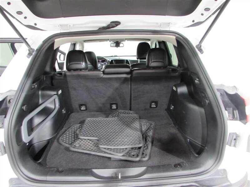 Vehicle image 15 of 29
