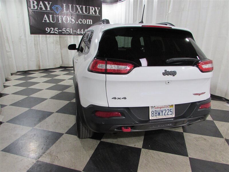 Vehicle image 6 of 29