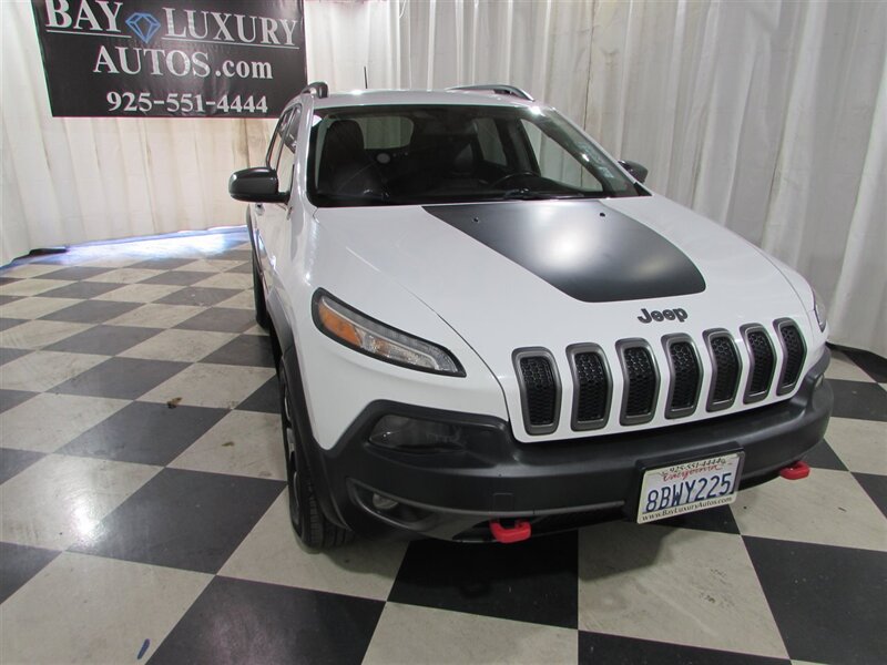 Vehicle image 4 of 29