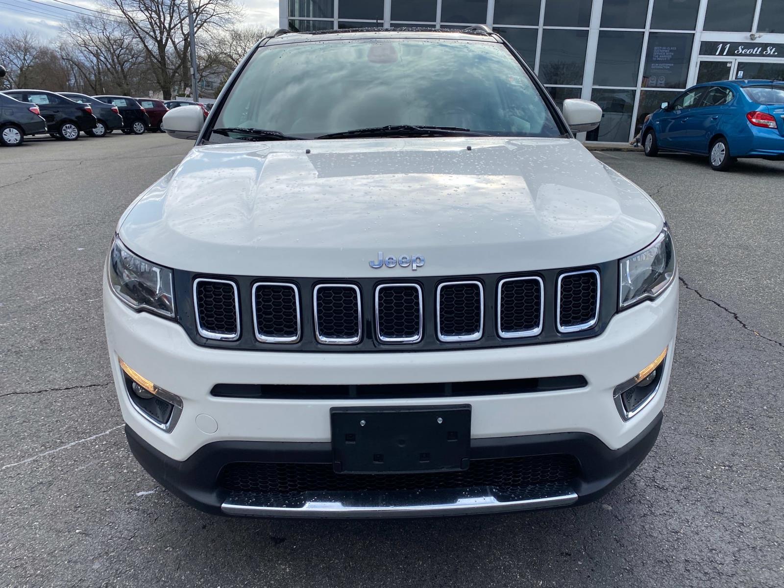Vehicle image 10 of 29