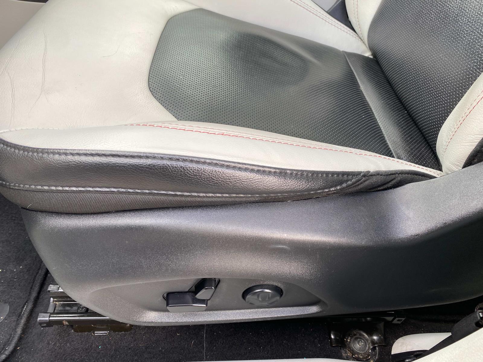 Vehicle image 23 of 29